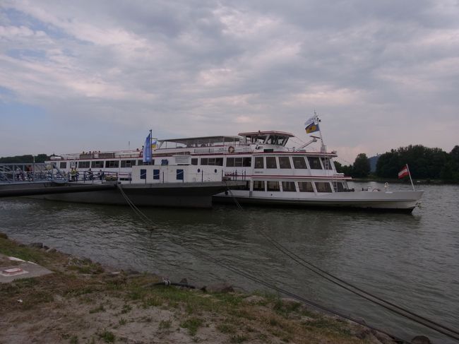 クレムスに上陸。<br />クルーズ船さん、さようなら〜。