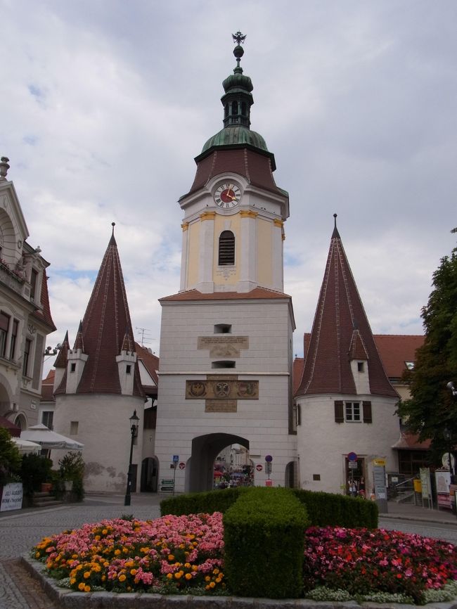 旧市街へ入る門がありました。<br />とっても可愛いですよ♪