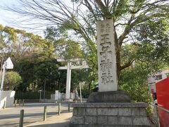 全く風景は一変してあれから一ヶ月後、東十条駅コースを歩き切っていなかったので再び王子駅にやってきました。
こちらは駅近くにある王子神社。東京十社に選ばれている由緒ある神社です。