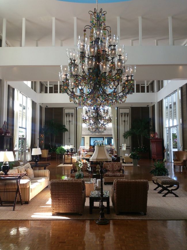 まずはカハラホテルへ<br /><br />相変わらず素敵すぎるロビー<br /><br />