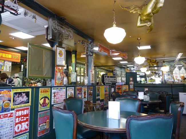 なんだか独特な雰囲気のお店でした。