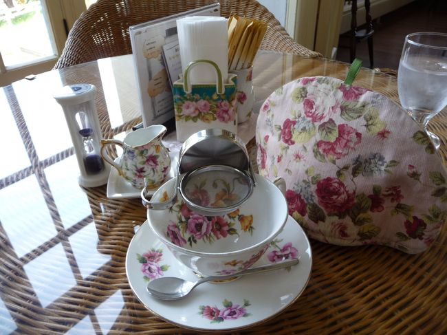 旧イギリス領事館の中のカフェで優雅にアフターヌーンティーを♪<br />食器がかわいい〜〜