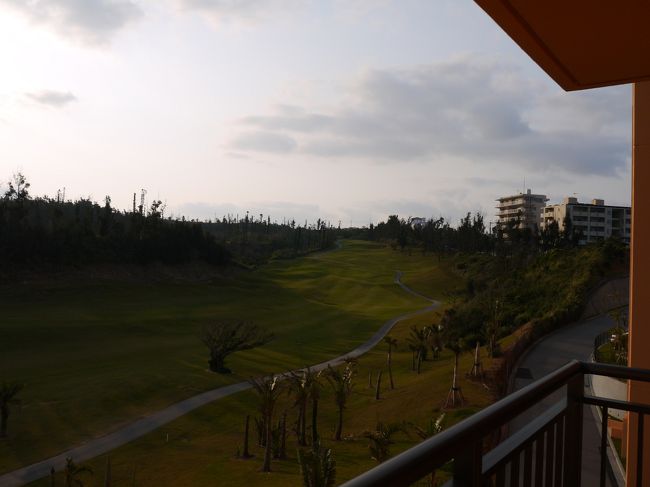 部屋を出た目の前にはゴルフ場が