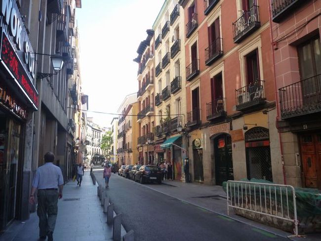 次の日、美術館めぐり。<br />あまり芸術の方に興味はないけど、ピカソとかの絵が見れる<br />みたいなので、ぜひ！！興味しんしんです☆