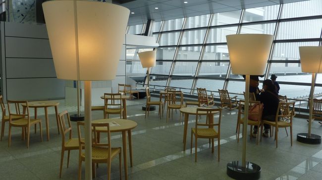 お茶などが飲めるスペースがありました。