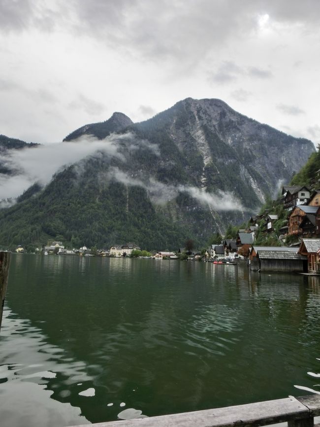 今日はちょっとさざ波が・・・。<br />波が無ければ山の姿が綺麗に写るんですね〜！