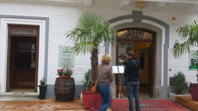 かなりお腹がが空いたね〜何か食べなくちゃ！<br /><br />夢中で歩いていてお昼まだ食べてなかった！<br />どこがいいかな〜？