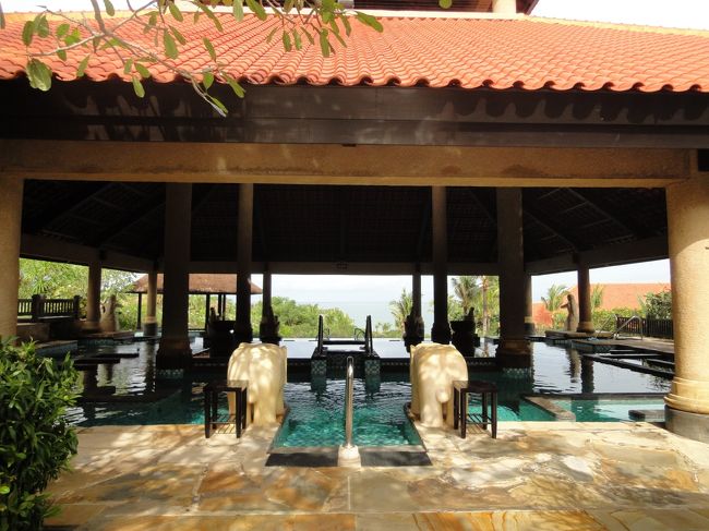 ここはアクアトニック・プールです。