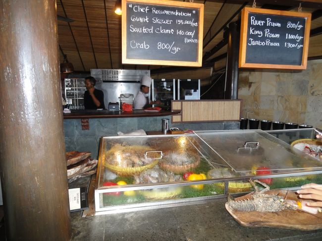 実際に材料を見て注文することができます。