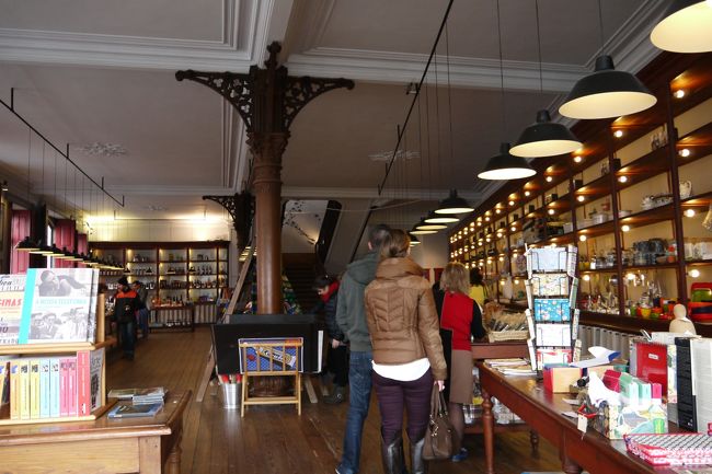 ゆったりとした店内。<br />