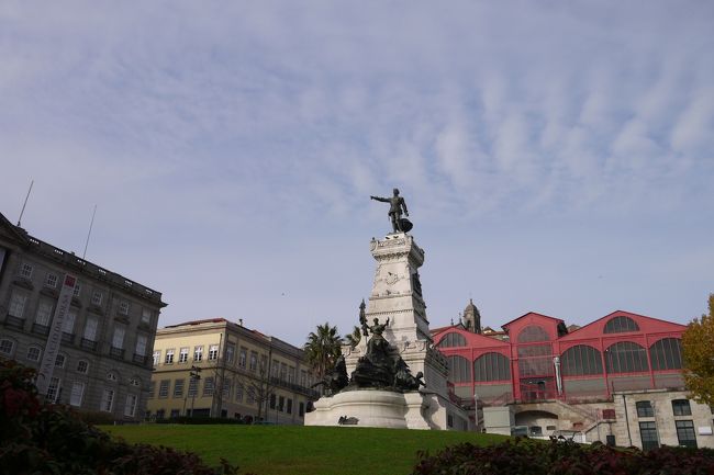 ここから昨日行ったボルサ宮まではすぐなので行ってみる。