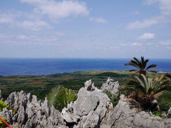 辺戸岬から右方向も見渡します