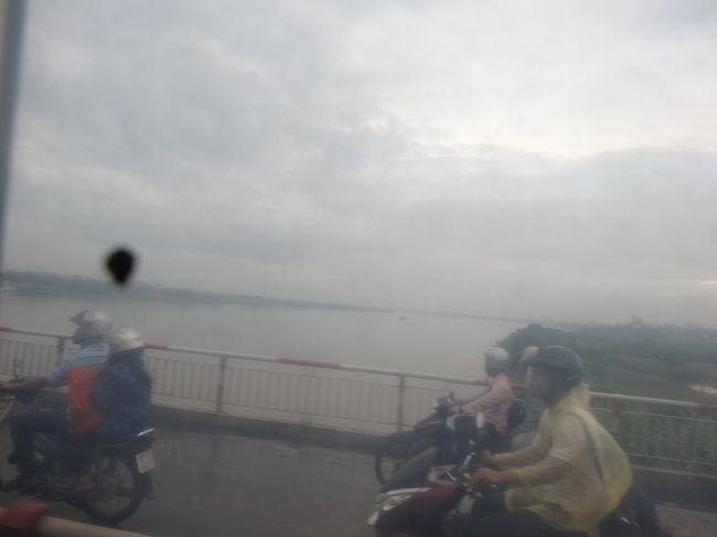 疲れていてすぐ、寝てしまう。<br />（海外のバスで寝るのはやめましょう！）