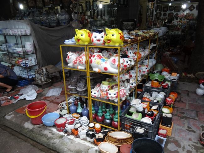 ブタの貯金箱もあり