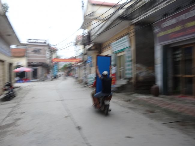 大きな荷物もバイクで運ぶ