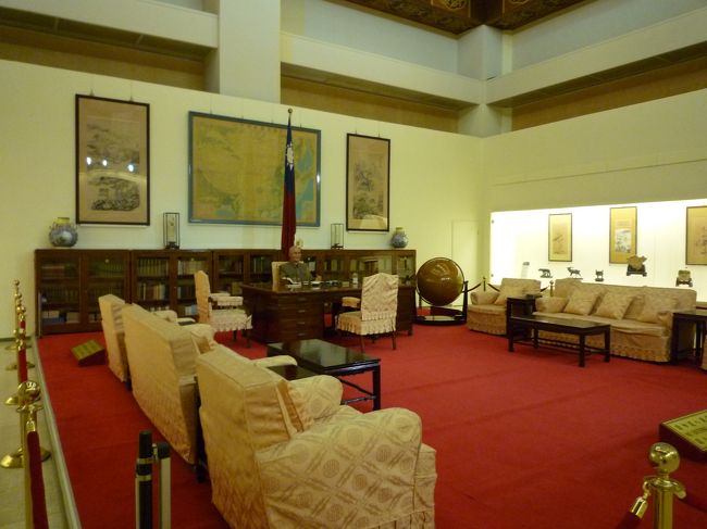 故蒋介石総統紀念室は1994年10月31日に完成した施設で、蒋介石の執務室を当時の文物を用いて再現したものである。<br />