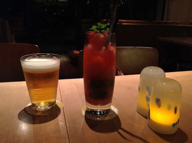 ホテルに戻ってバーで一杯<br />ウェルカムドリンク券と部屋のリネン交換 ＆掃除を不要にしてもらえた千円の館内利用クーポンを使って