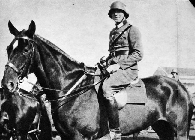 ≪1944年7月20日ヒトラー暗殺未遂事件の実行者:クラウス ≪1944年7月20日ヒトラー暗殺未遂事件の実行者:クラウス