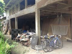 おじいちゃんの家に遊びにきたみたい。