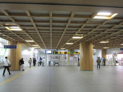 JR奈良駅に到着です。
構内は古都の雰囲気あります。