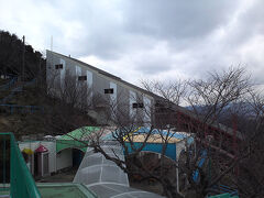 ●須磨浦ロープウェイ 鉢状山上駅＠鉢状山山頂付近

山陽電車 須磨浦公園駅のすぐそばから、ロープウェイに乗って、山頂付近まで来る事が出来ます。

須磨浦山上遊園HP
http://www.sumaura-yuen.jp/