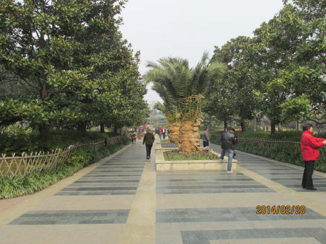 真っ直ぐに伸びたメイン通り。