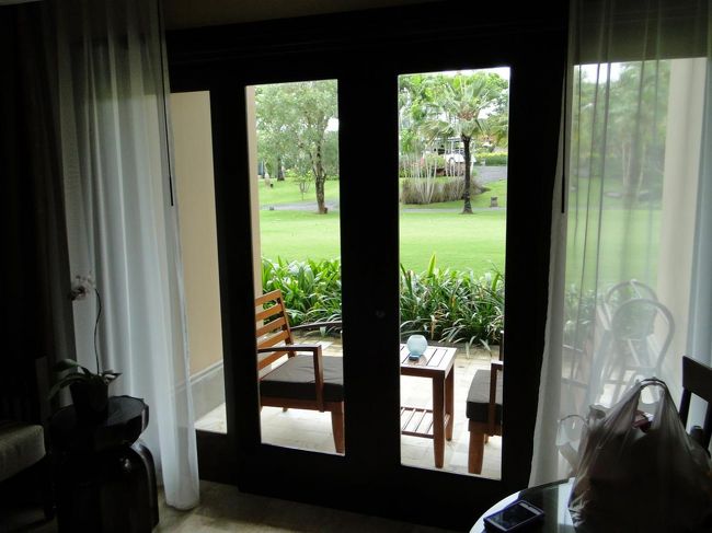 カーテン開けてると外から丸見えなのがちょっと残念ですが。