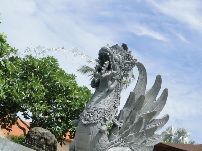 ガルーダの噴水
