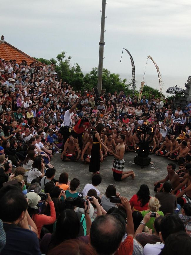 彼女も前に呼ばれる。注目の答えは「Yes」！！<br />みんなで拍手喝采！温かい気持ちになりました♪