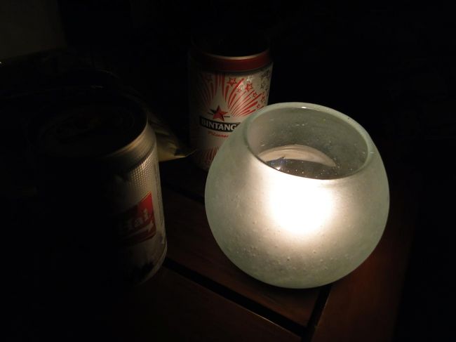 部屋飲みはテラスで。真っ暗だけどwちなみに個人的にはビンタンよりも断然バリハイが好きです☆