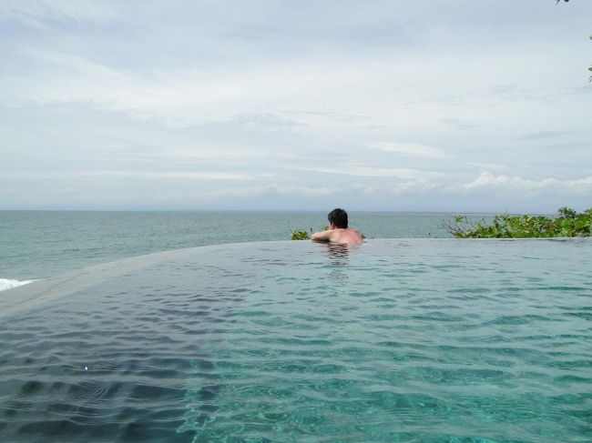 大好きなオーシャンビーチプールにやってきました。