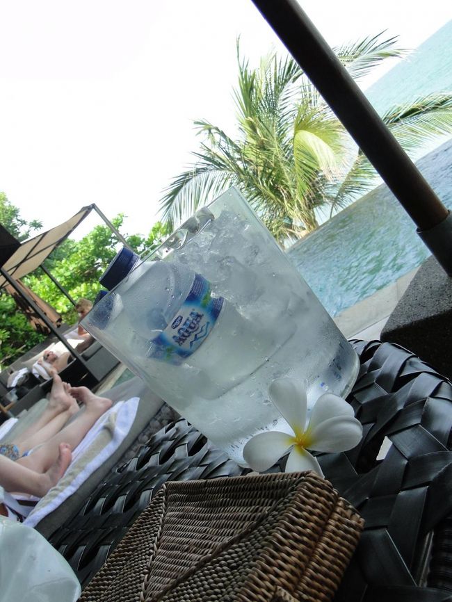 確保すると早速ミネラルウォーターのサービスが♪