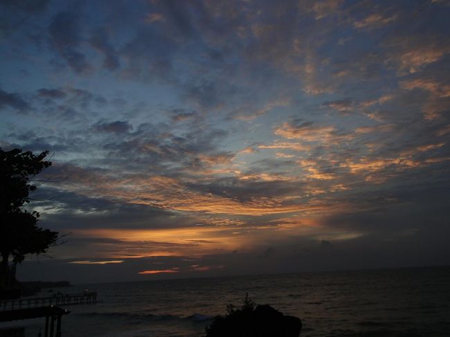 またしても真っ赤な夕日は見れませんでしたが、幻想的な空を見ることができました☆