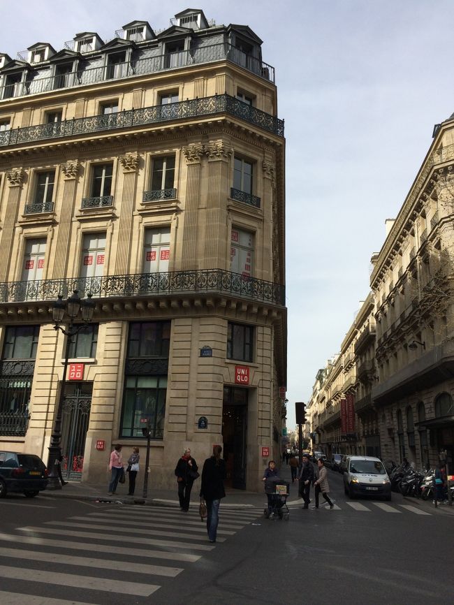 オペラにあるユニクロ〜