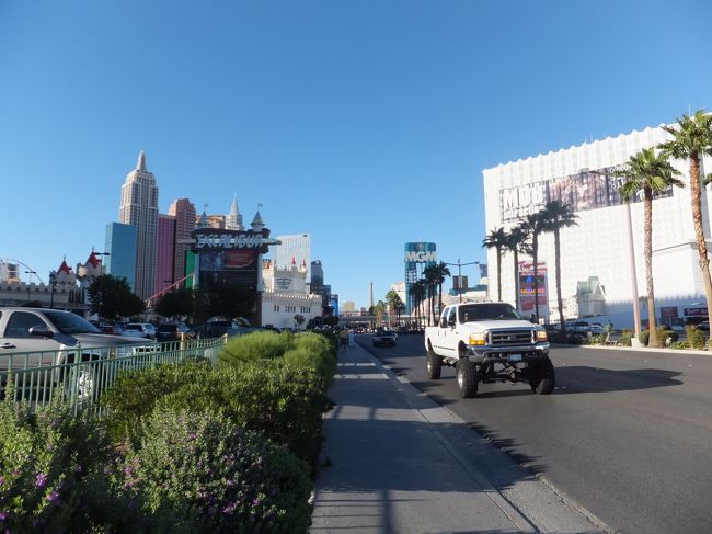 １７時前に近場に買物に行く。<br />ホテルの敷地があまりにも大きく、通りに出るまでに思った以上に時間がかかりました。