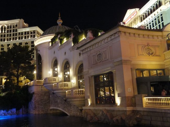 外に出るとこんな感じです。