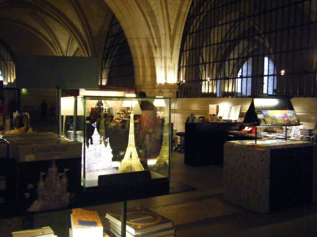 おみやげやさんも充実！