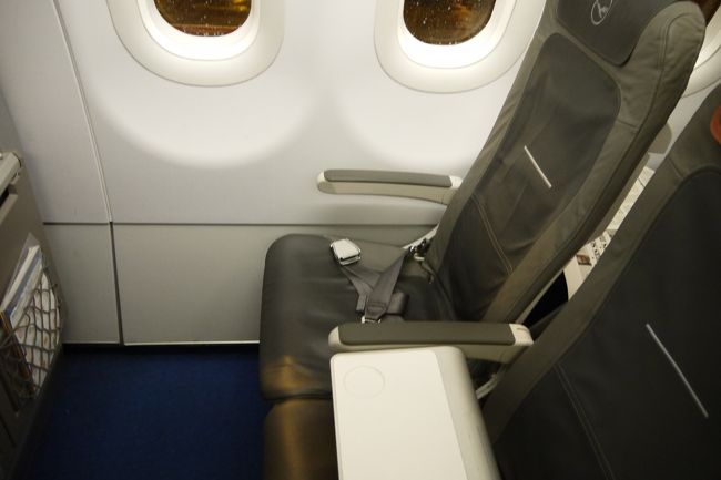 ビジネスクラスと言っても欧州内路線なので座席はエコノミーと一緒。<br />