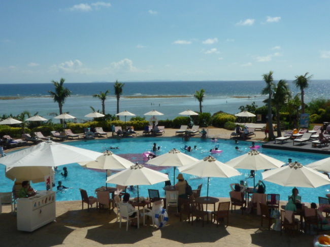 プールもリゾート感が出ていてステキ！