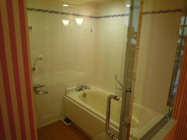 お風呂は洗い場が別なので子連れには助かりました。