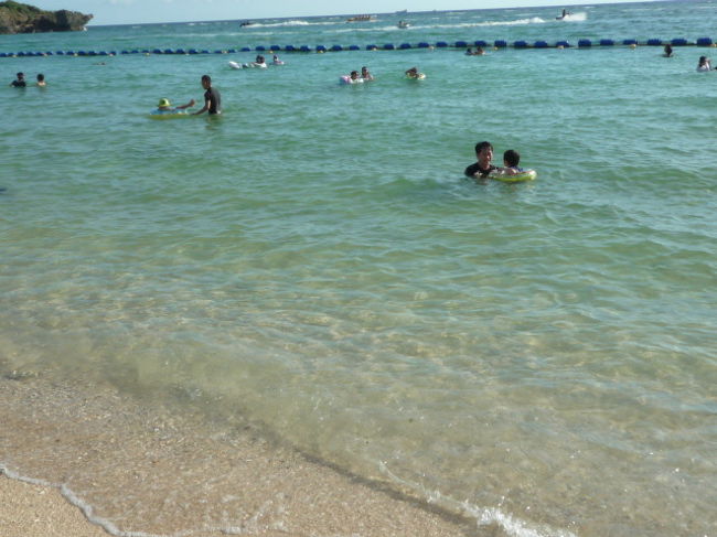 父子で海も満喫してました。