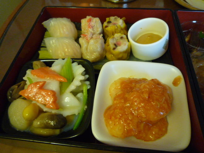 エビチリに点心など。