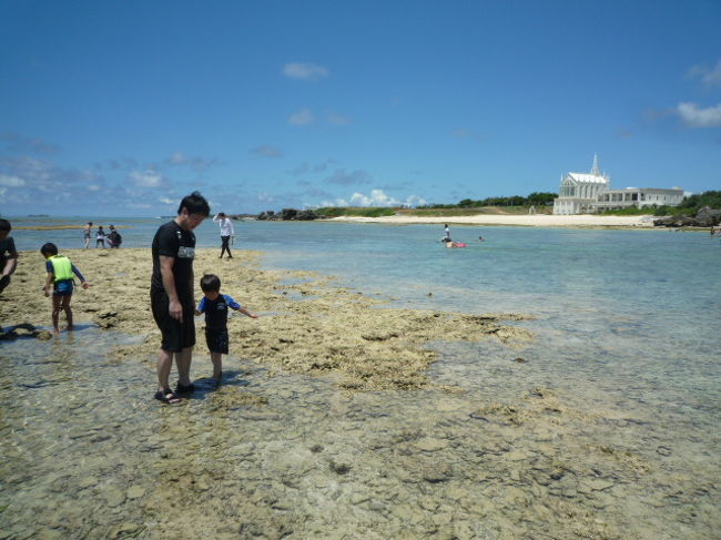 食後は、また海へ。