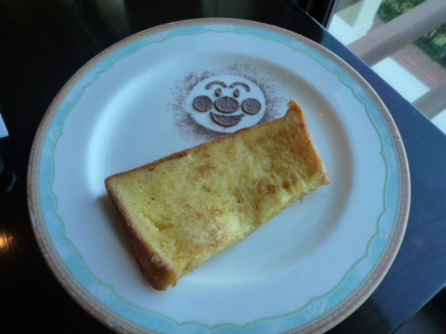 息子用にフレンチトースト。<br />アンパンマンがかわいい。