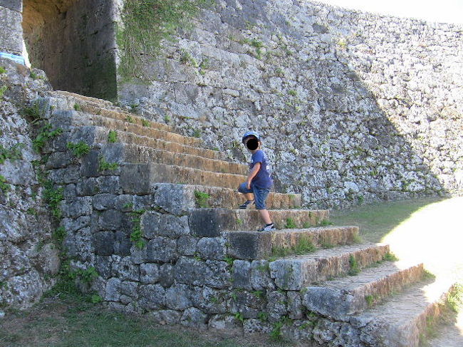 階段を登って上に到着すると、