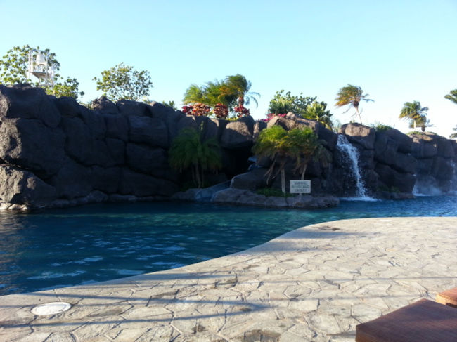 キングスランドのプールです。<br />２月のプールは冷たくほとんどジャグジーに遣っていましたがチビは大喜び、だってほとんど貸切状態。<br />ずっとスライダーやってました。