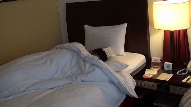 “ナイト九份”の集合時間まで時間があるので、<br /><br />しばし爆睡のクバちゃんzzz…