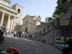 サン・マリノ聖堂の隣は、サン・ピエトロの祈祷所だって。