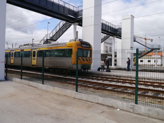 ふたたび、エントロンカメント駅。リスボンに向かう。