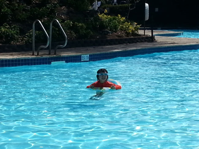 しかし寒くないのって、唇真っ青で泳いでましたよ。(^o^)